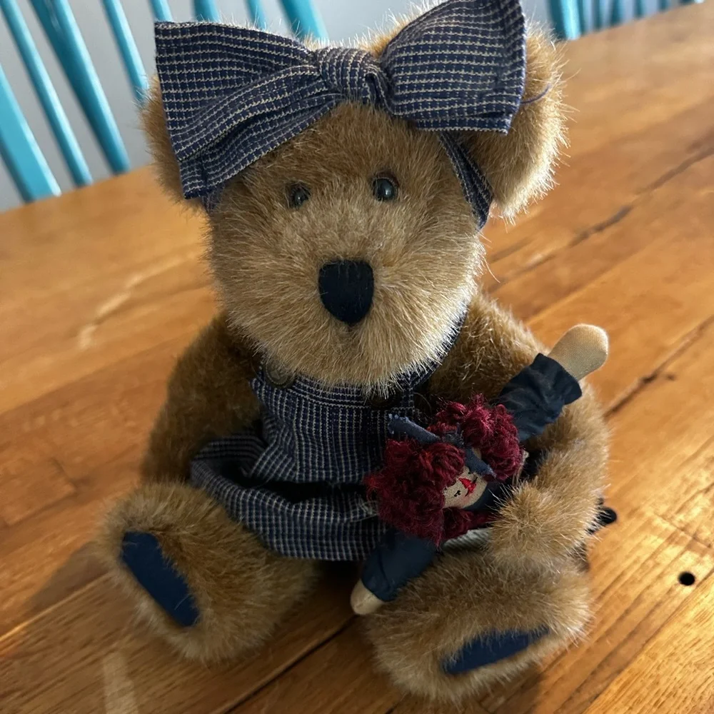 Boyds Bears 91009 Sally Quignappel with Annie Rag Doll - Picture 1 of 11